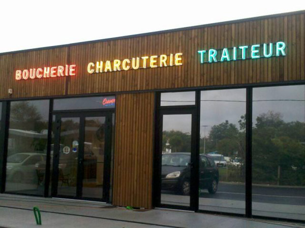 Éclairage direct néons